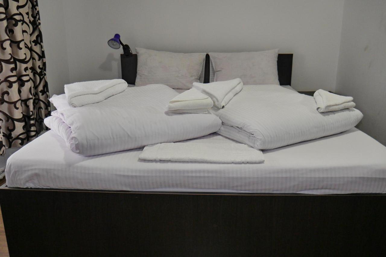 Floare De Colt Otel Berbesti Dış mekan fotoğraf