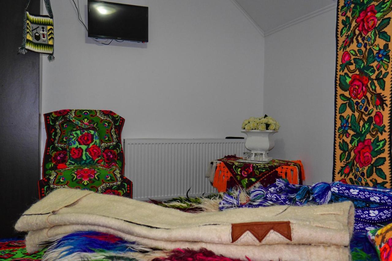 Floare De Colt Otel Berbesti Dış mekan fotoğraf