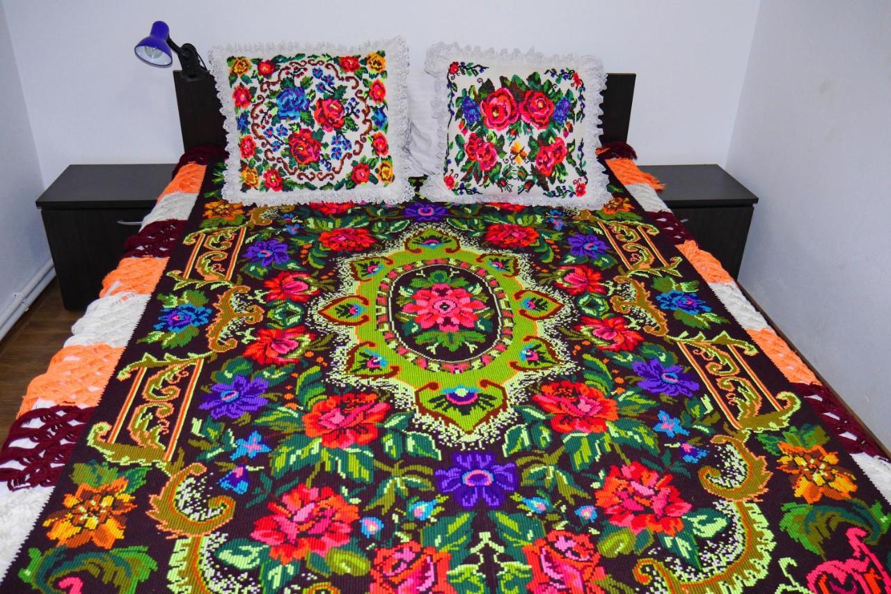 Floare De Colt Otel Berbesti Dış mekan fotoğraf