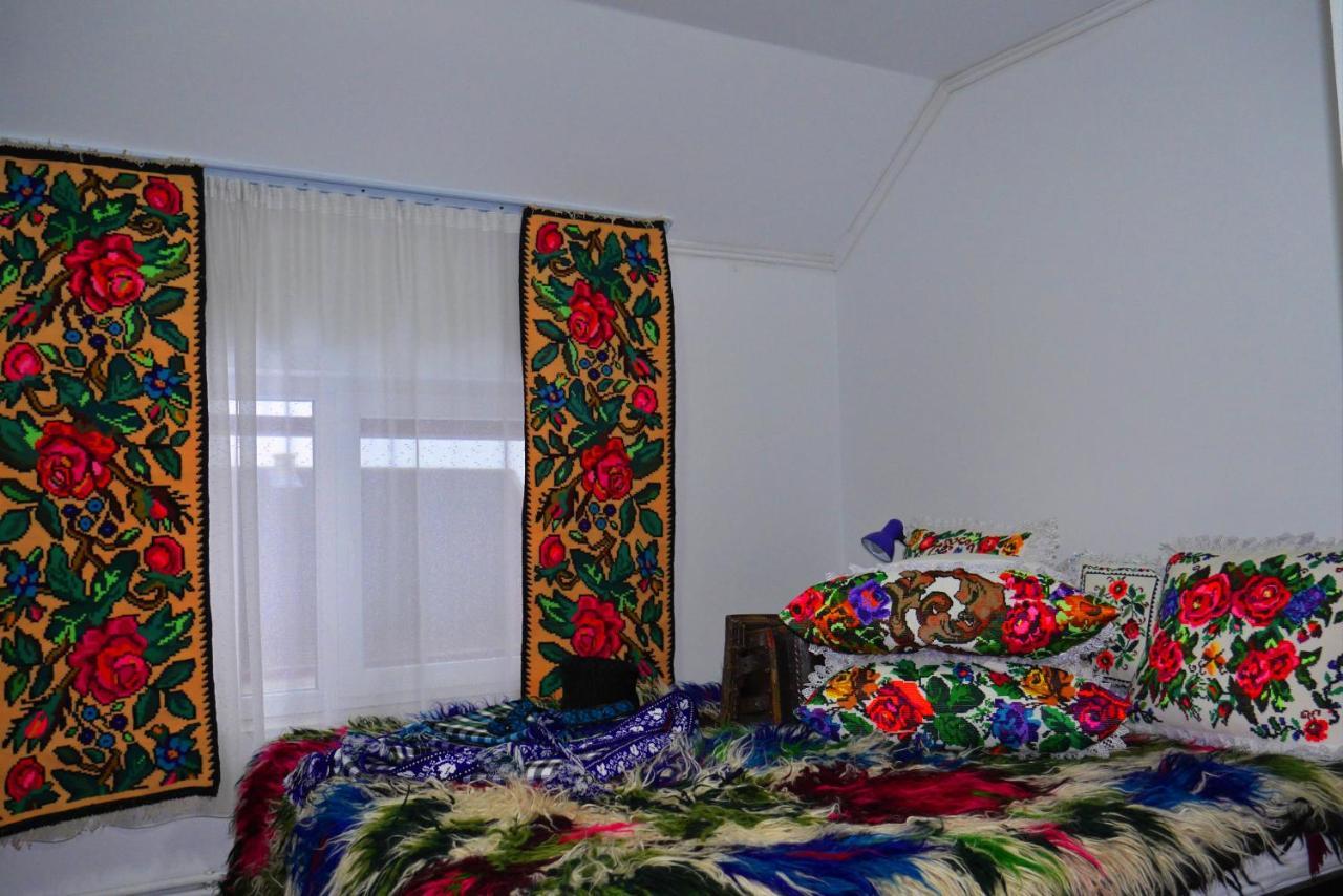 Floare De Colt Otel Berbesti Dış mekan fotoğraf
