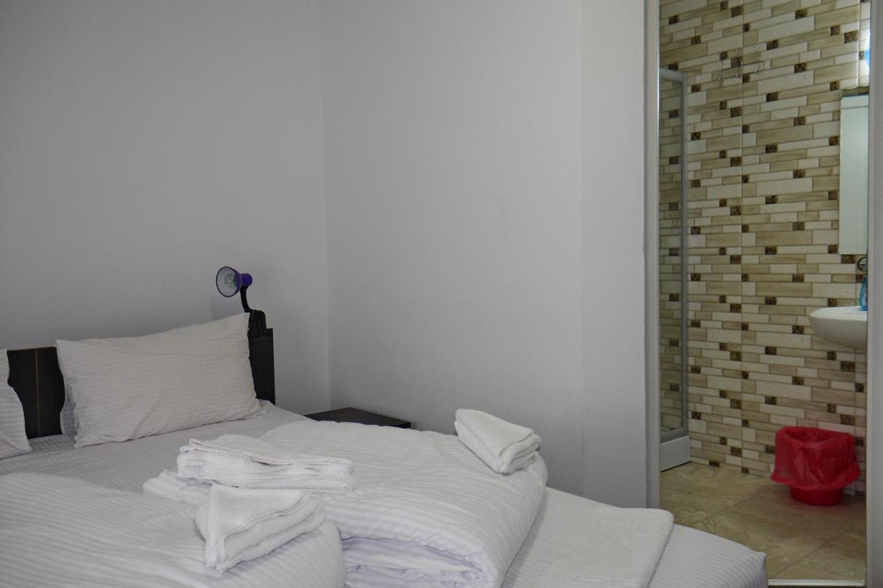 Floare De Colt Otel Berbesti Dış mekan fotoğraf