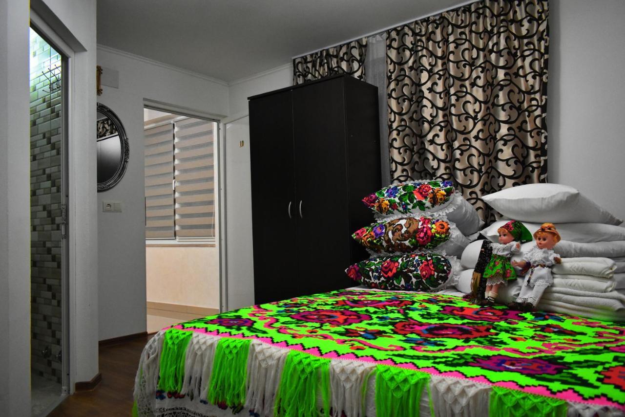 Floare De Colt Otel Berbesti Dış mekan fotoğraf