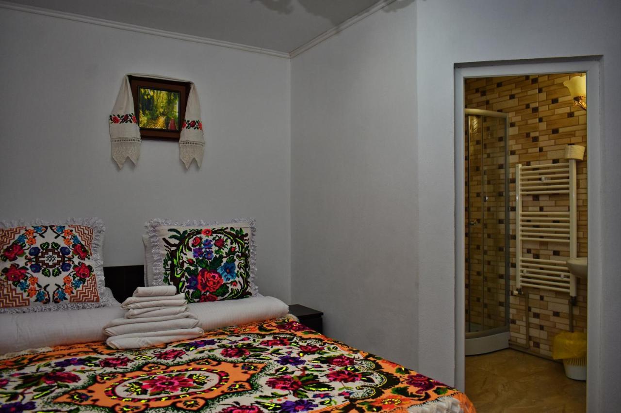 Floare De Colt Otel Berbesti Dış mekan fotoğraf
