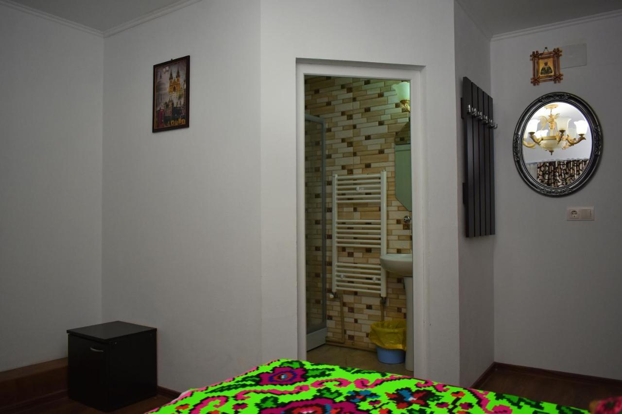 Floare De Colt Otel Berbesti Dış mekan fotoğraf