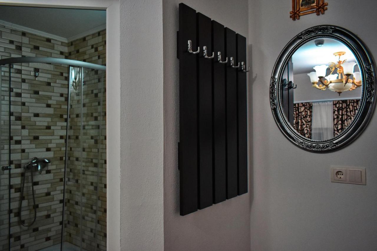 Floare De Colt Otel Berbesti Dış mekan fotoğraf