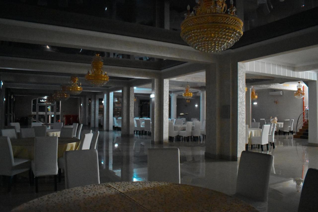 Floare De Colt Otel Berbesti Dış mekan fotoğraf